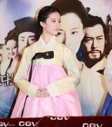 高清组图：新《倩女幽魂》韩国首映 刘亦菲穿韩服