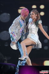 组图：罗志祥红馆热力开唱 罗妈亮相林志颖助阵