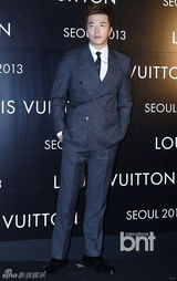 组图：权相佑崔智友等出席某品牌开业活动