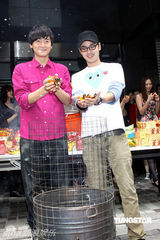 幻灯图：林志玲助阵模特公司开工 泳装环节趣味十足