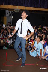 组图：林晖闵庆生众星祝福 大方对郭采洁示爱