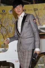 组图：林俊杰盼红馆开唱 薛凯琪撑房祖名不花心