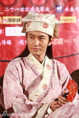 幻灯图：《唐伯虎2》探班 三才子“教坏”黄晓明