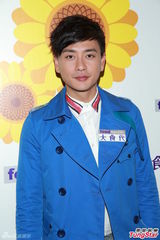 组图：黄宗泽否认夜会戚薇 钟嘉欣替男友开脱