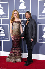 高清图：格莱美红毯 妮可-基德曼撩动发髻妩媚动人