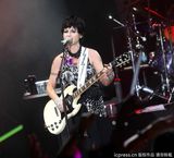 组图：卡百利上海开唱主打怀旧牌 李健捧场当粉丝