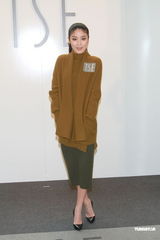 组图：陈慧琳出席时装展 自曝曾为儿子织围巾