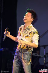 组图：哈林开唱邀张小燕 将与吴莫愁小S合唱