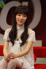 组图：韩星李贞贤做客 曝与SJ希澈2AM赵权友情