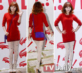 组图：具荷拉朴信惠等靓装出席时尚Party