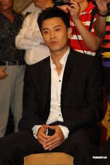 组图：《亲爱的，回家》上海热拍 韩雪胡兵倾情演绎