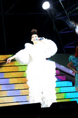 组图：范玮琪北京开唱群星捧场 孙燕姿助阵掀高潮