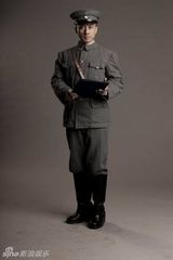 组图：献礼剧《开天辟地》蒋介石定妆照 