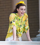 高清图：“绯闻女孩”莉顿-梅斯特嫩黄装扮现身