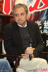 组图：刘亦菲穿短裙走光 拍戏尺度不设限