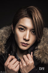 高清组图：韩团NU'EST冬季写真大秀美少年范儿