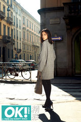 组图：董洁登杂志封面随性大方