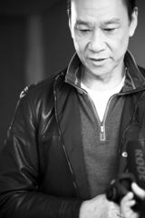 组图：《姥爷的抗战》开播 王学圻演悲喜姥爷