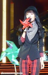 组图：众星献唱世博中国馆 阿SA玩可爱十连拍