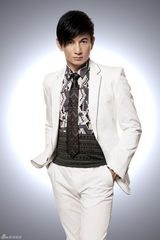 组图：吴奇隆全新写真霸气十足 新戏开播三喜临门