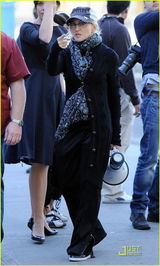 组图：麦当娜《W.E》片场风风火火大喇叭吼不停