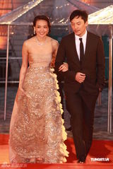 幻灯：香港金像奖红毯 舒淇张震不惧绯闻携手出席