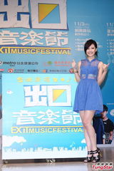 组图：安心亚被批身材不好 尴尬回避体重问题