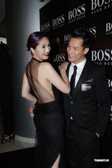 组图：杨千嬅大尺度性感秀美背 刘青云夫妇亮相