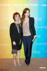 高清图：关之琳盛装出席慈善晚宴 拒谈与陈泰铭恋情