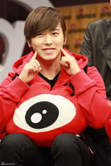 高清组图：SJ-M做客争开微博 玩转网络流行语