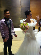 组图：王志飞张定涵大婚 新人跳探戈深情拥吻