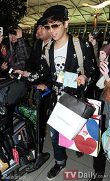 组图：韩团少女时代、FTISland、SHINee、BEAST等赴泰国参加公演