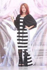 组图：“神木与瞳”黄美珍单飞发片