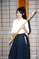 阿信跨刀为师弟导MV 日本女优苍井空任女主角 