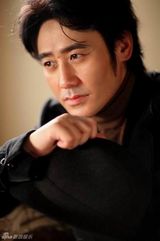 组图：吴秀波最新写真曝光 戏里戏外彰显王者风范