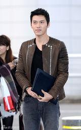 组图：玄彬将赴台办粉丝会 休闲装难掩巨星气质