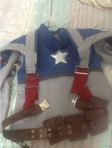 组图：网友定制山寨美队制服 自黑引网友吐槽