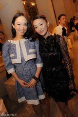 组图：范文芳与周迅时尚同行 优雅气质征战秀场