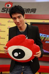 组图：《非常幸运》王力宏章子怡做客