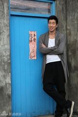 组图：王千源台湾街头写真展低调乐活理念