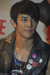 组图：汪东城见面会火爆 机车背心性感拉风