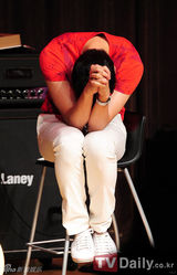 组图：韩星池贤宇入伍前举行粉丝见面会