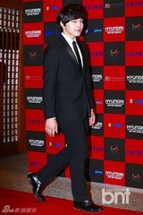 组图：吕珍九宋康昊出席年度电影奖颁奖礼