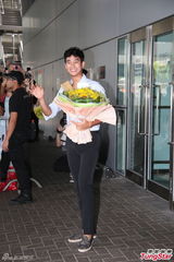 组图：韩星金秀贤赴港宣传新片 暖男亲民随和