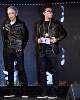 高清图：BigBang成员G-dragon和TOP纪念发行新专辑