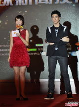 组图：王力宏帅气亮相 情人节表白歌迷