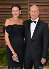 组图：奥斯卡晚宴养眼 可儿秀半球龙女大露背