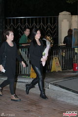 组图：女歌手陈僖仪丧礼 薛凯琪黄柏高哀伤送别