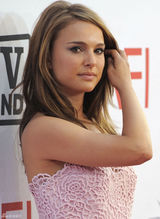 高清图：影评协会终生成就奖颁奖 波特曼美艳