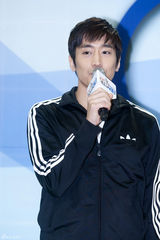 高清组图：韩团神话录制新概念节目《神话放送》